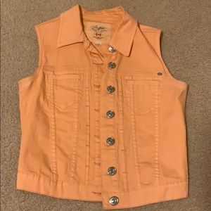 Buffalo peach vest